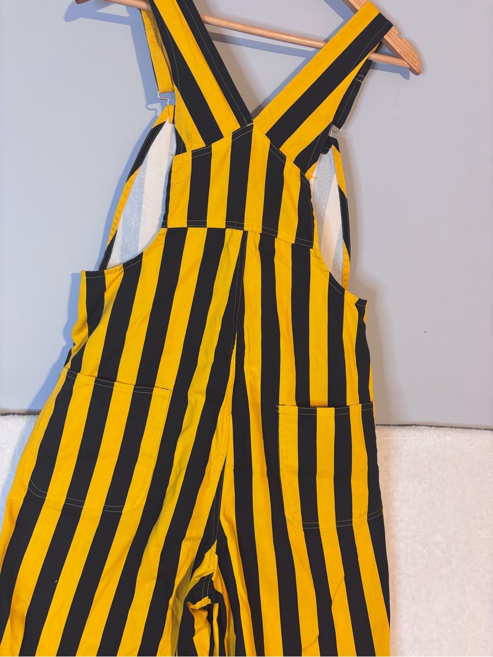 Game Bibs Striped Yellow & Black Unisex Wide-Leg Overalls Game Day Size Small - Picture 9 of 11